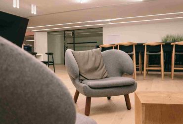 photo-1516919441825-1ac690649198[1]