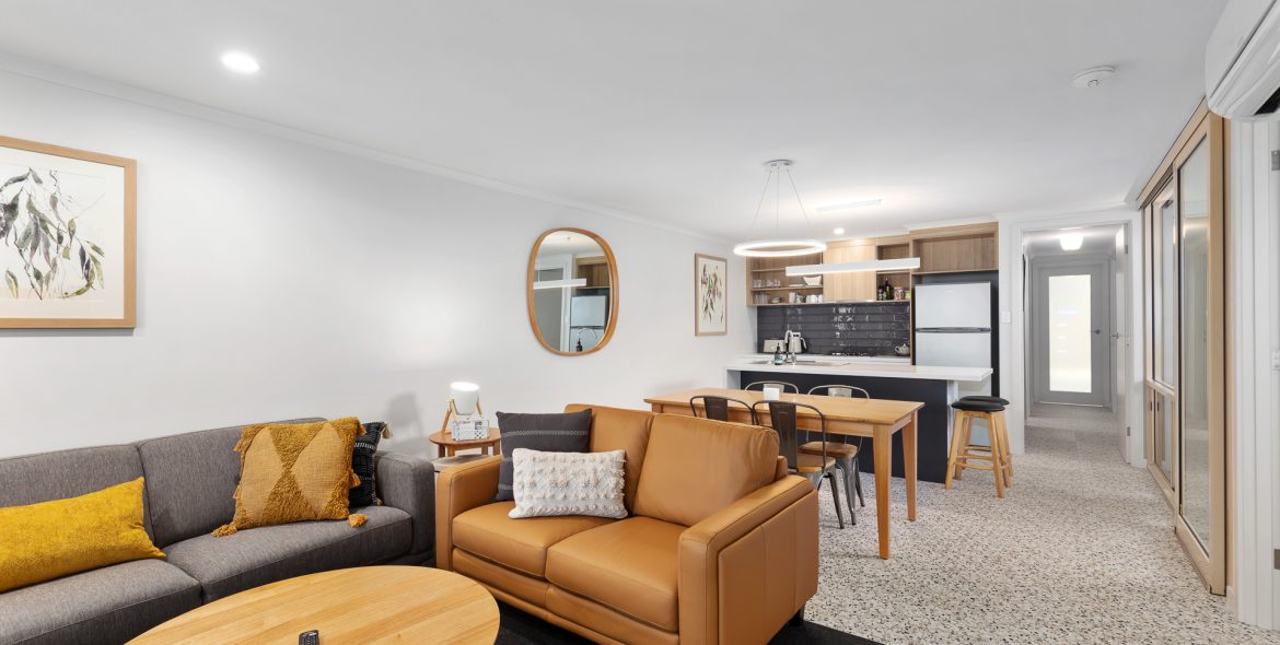 City Courtyard One - Living Room and Kitchen
