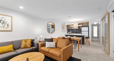 City Courtyard One - Living Room and Kitchen